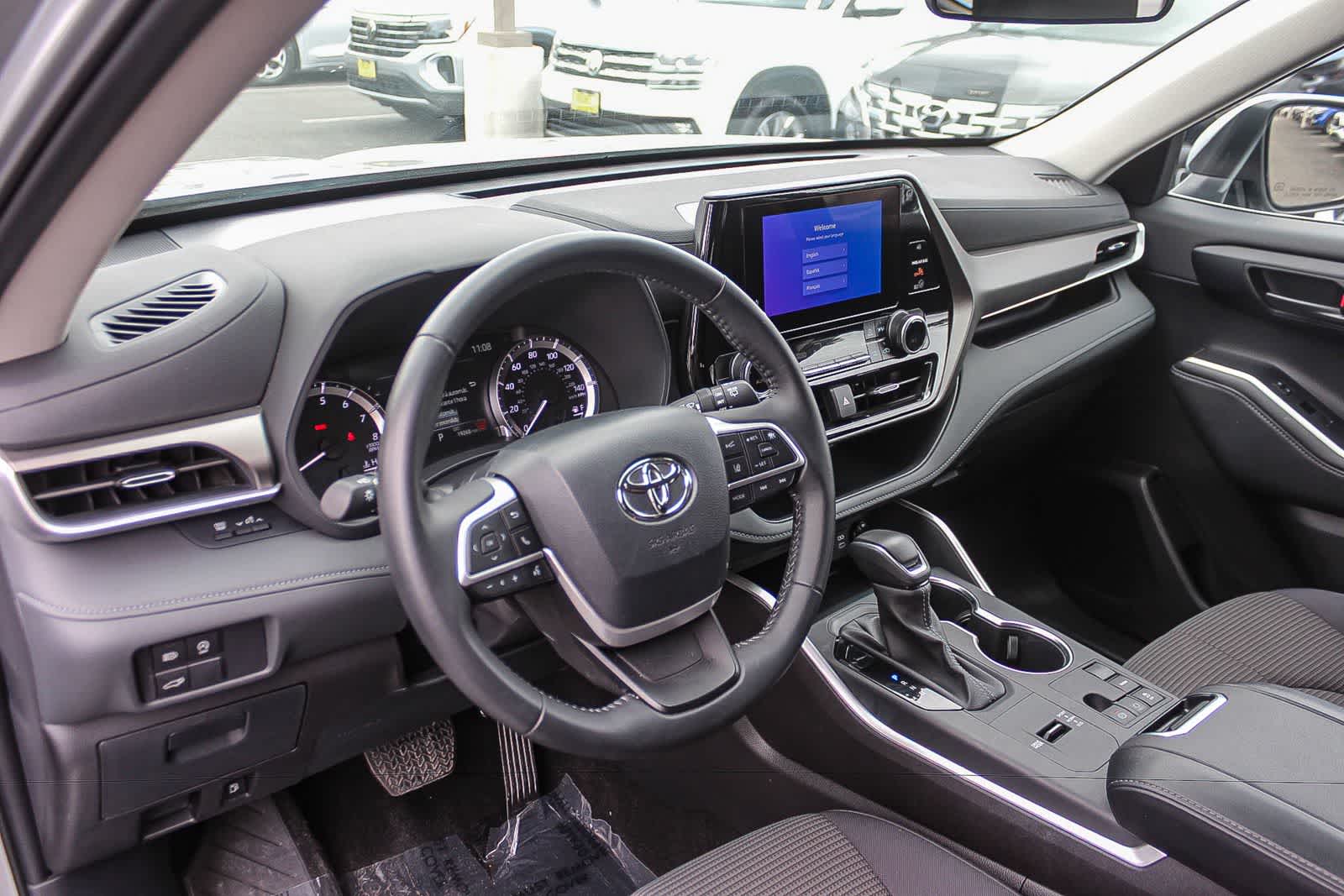 Thumbnail: 2025 Toyota Highlander - 22