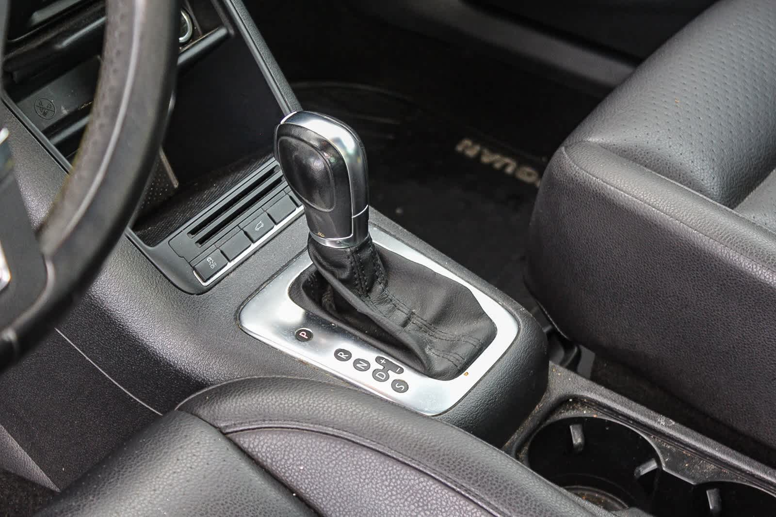 Thumbnail: 2011 Volkswagen Tiguan - 27