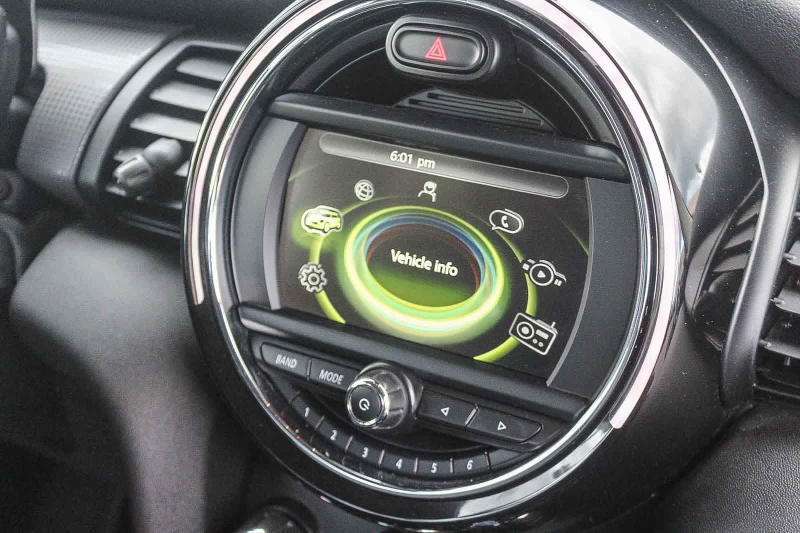 Thumbnail: 2017 MINI Cooper Hardtop - 18