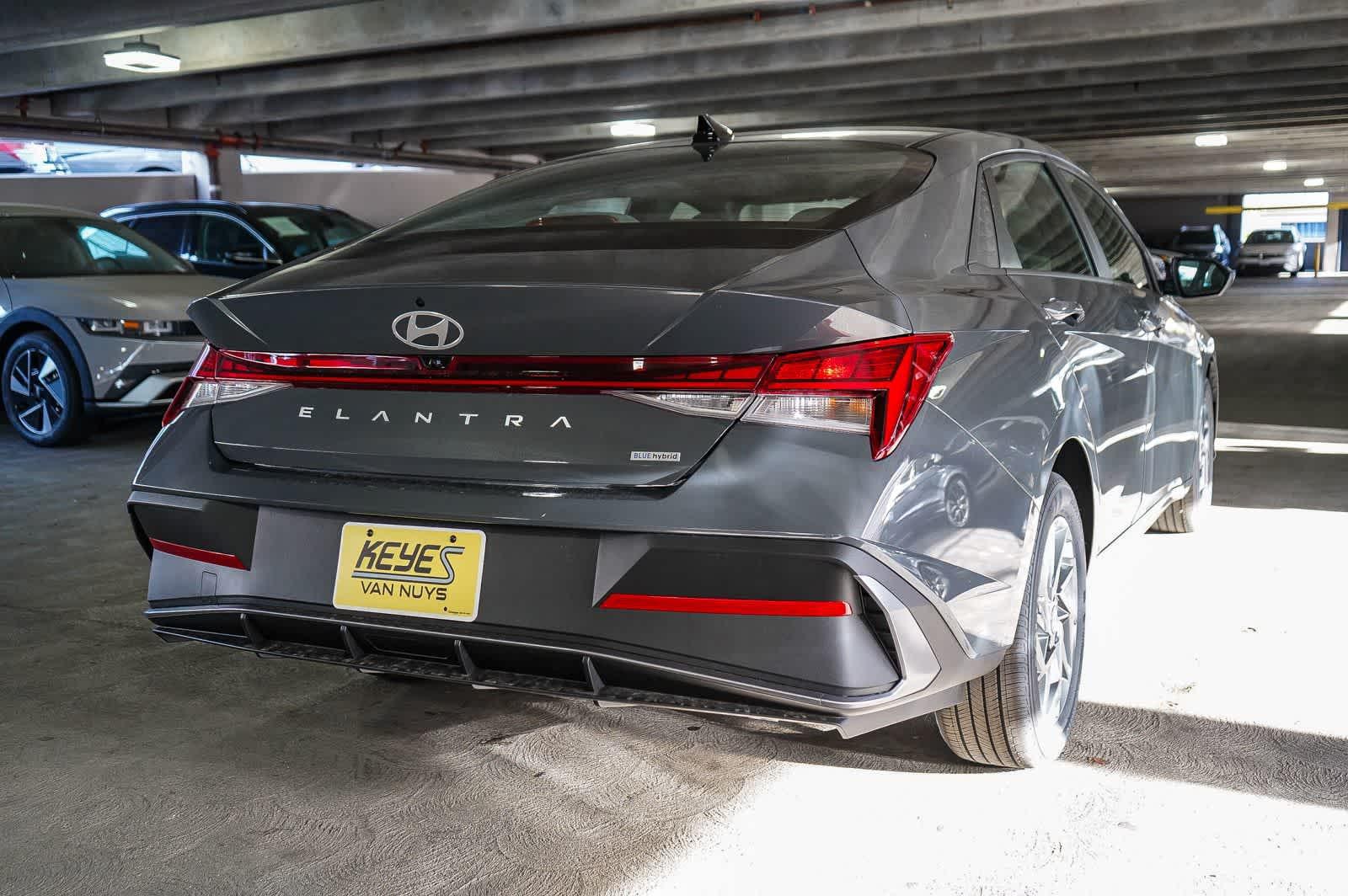 Thumbnail: 2026 Hyundai Elantra - 4