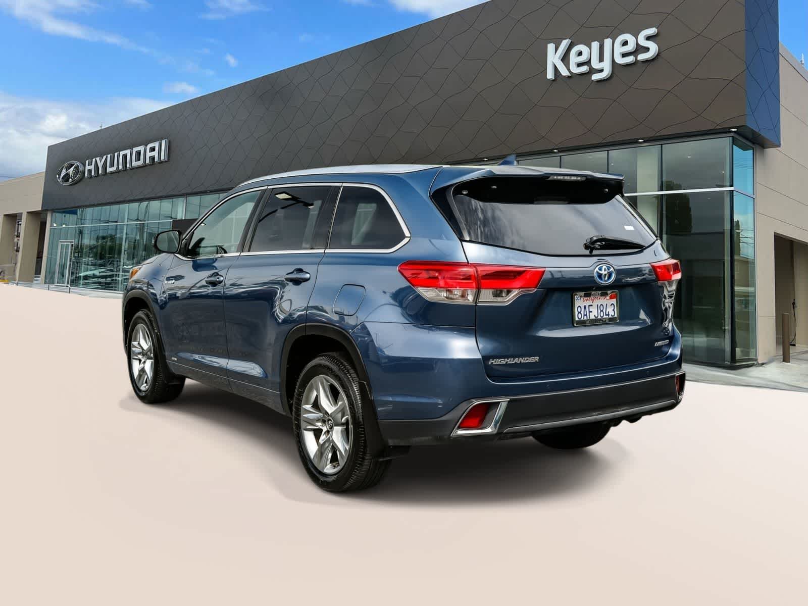 Thumbnail: 2017 Toyota Highlander - 2