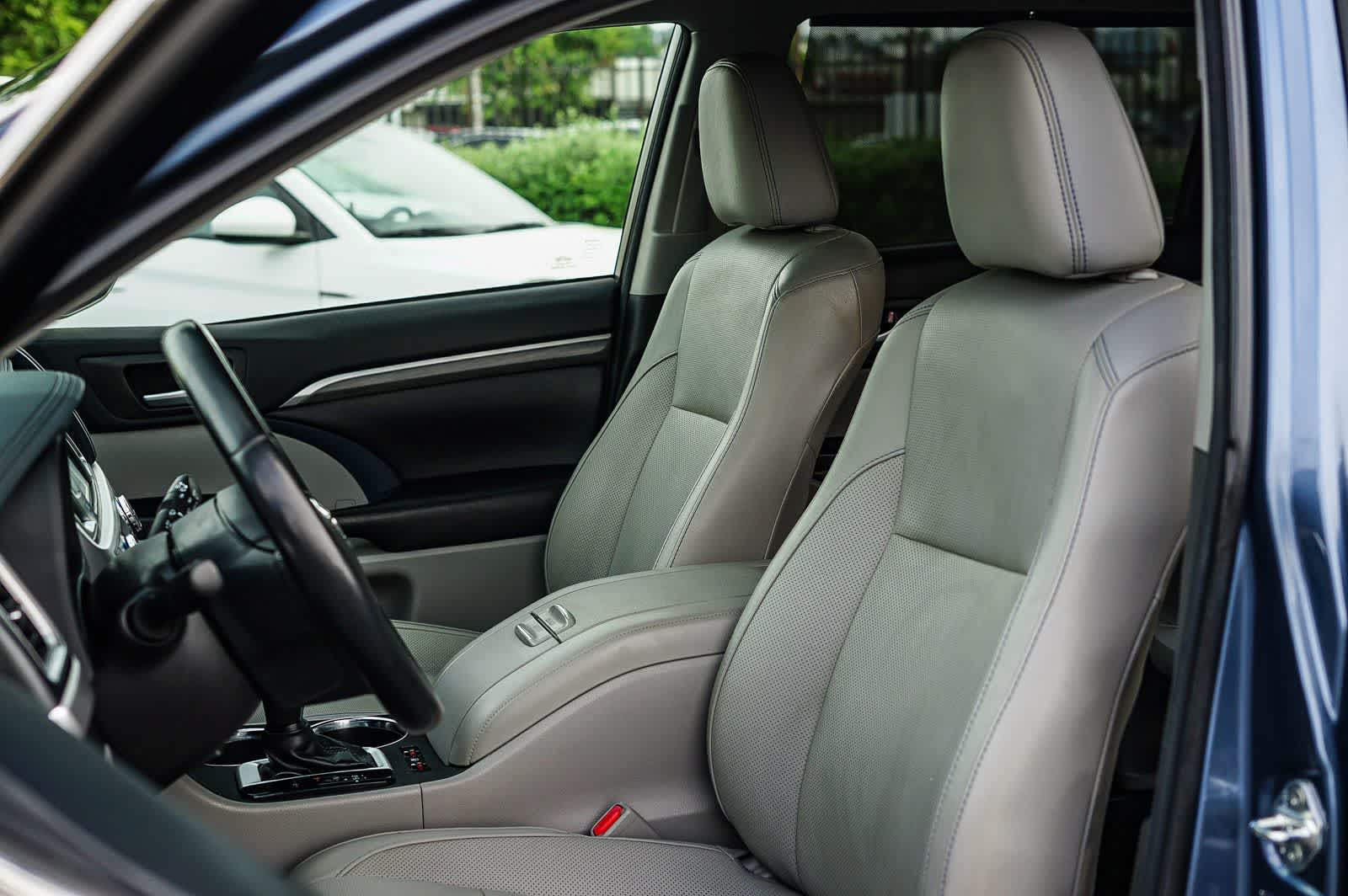 Thumbnail: 2017 Toyota Highlander - 26