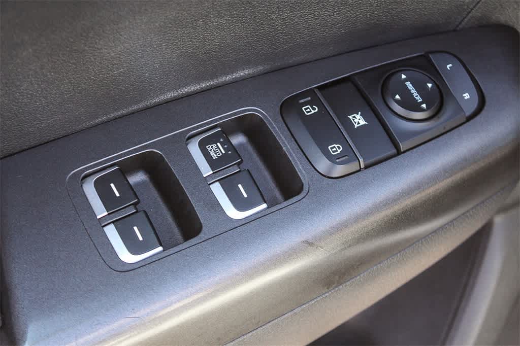 Thumbnail: 2021 Kia Sportage - 24