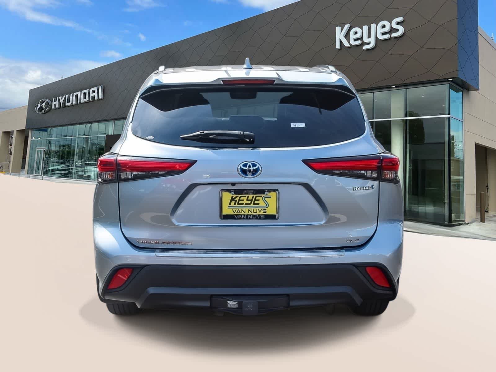 Thumbnail: 2021 Toyota Highlander - 6