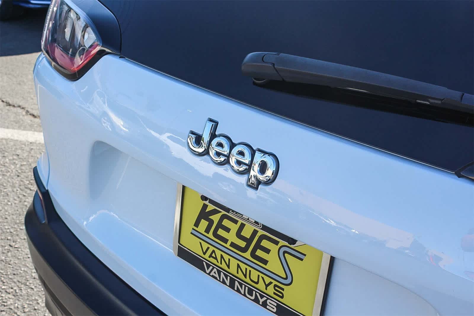 Thumbnail: 2019 Jeep Cherokee - 9