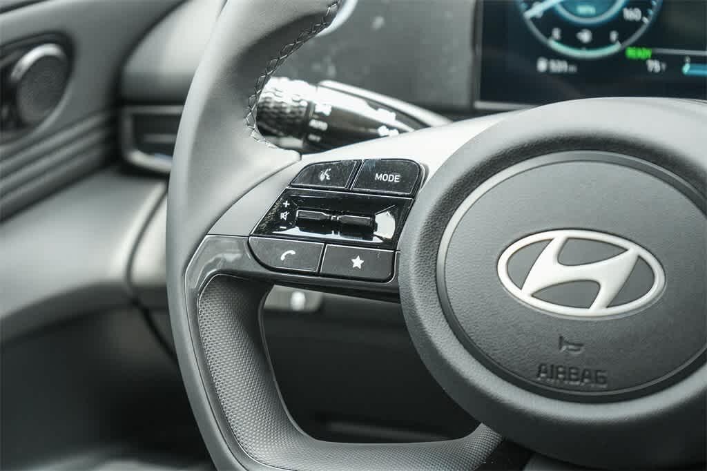 Thumbnail: 2025 Hyundai Elantra - 17