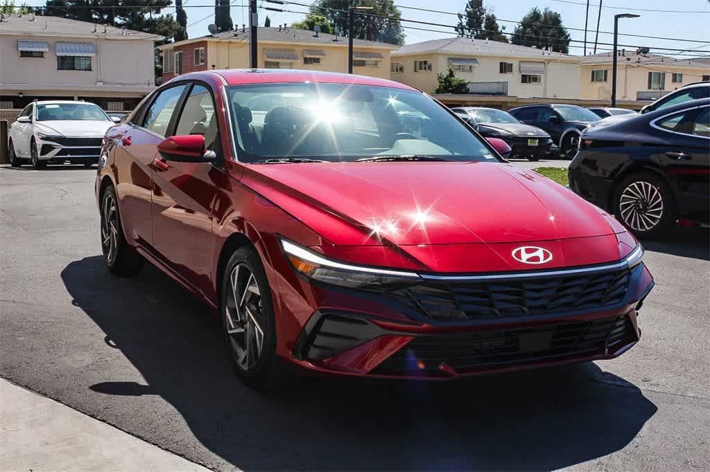 Thumbnail: 2025 Hyundai Elantra - 3