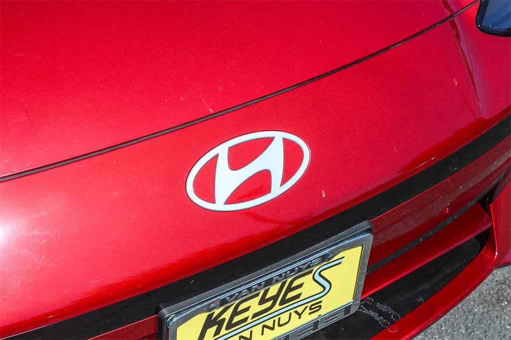 Thumbnail: 2023 Hyundai Ioniq 6 - 13