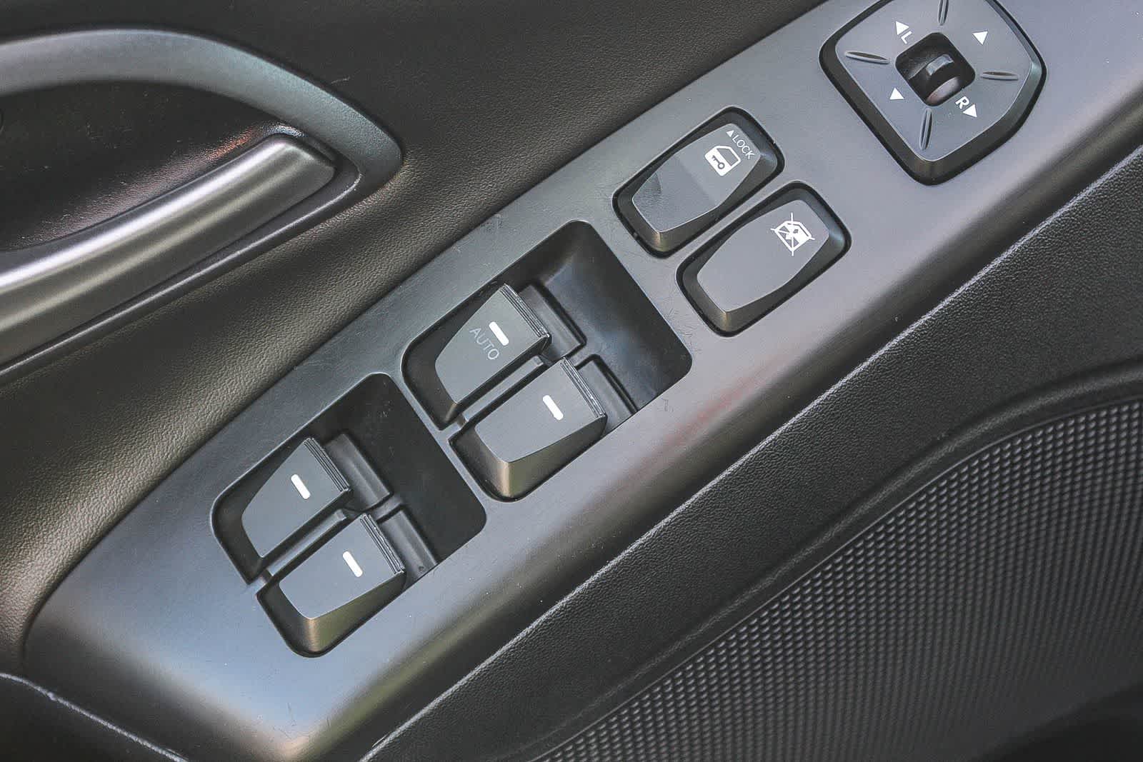 Thumbnail: 2014 Hyundai Tucson - 27