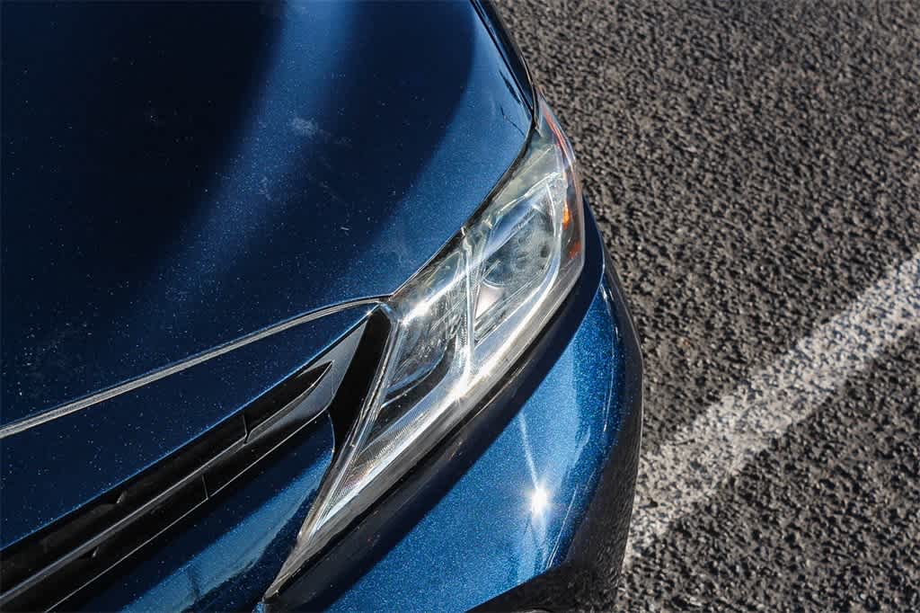 Thumbnail: 2019 Toyota Camry - 12