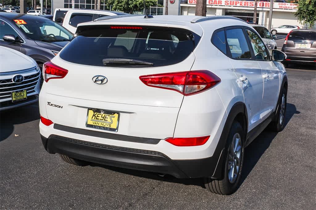 Thumbnail: 2016 Hyundai Tucson - 4