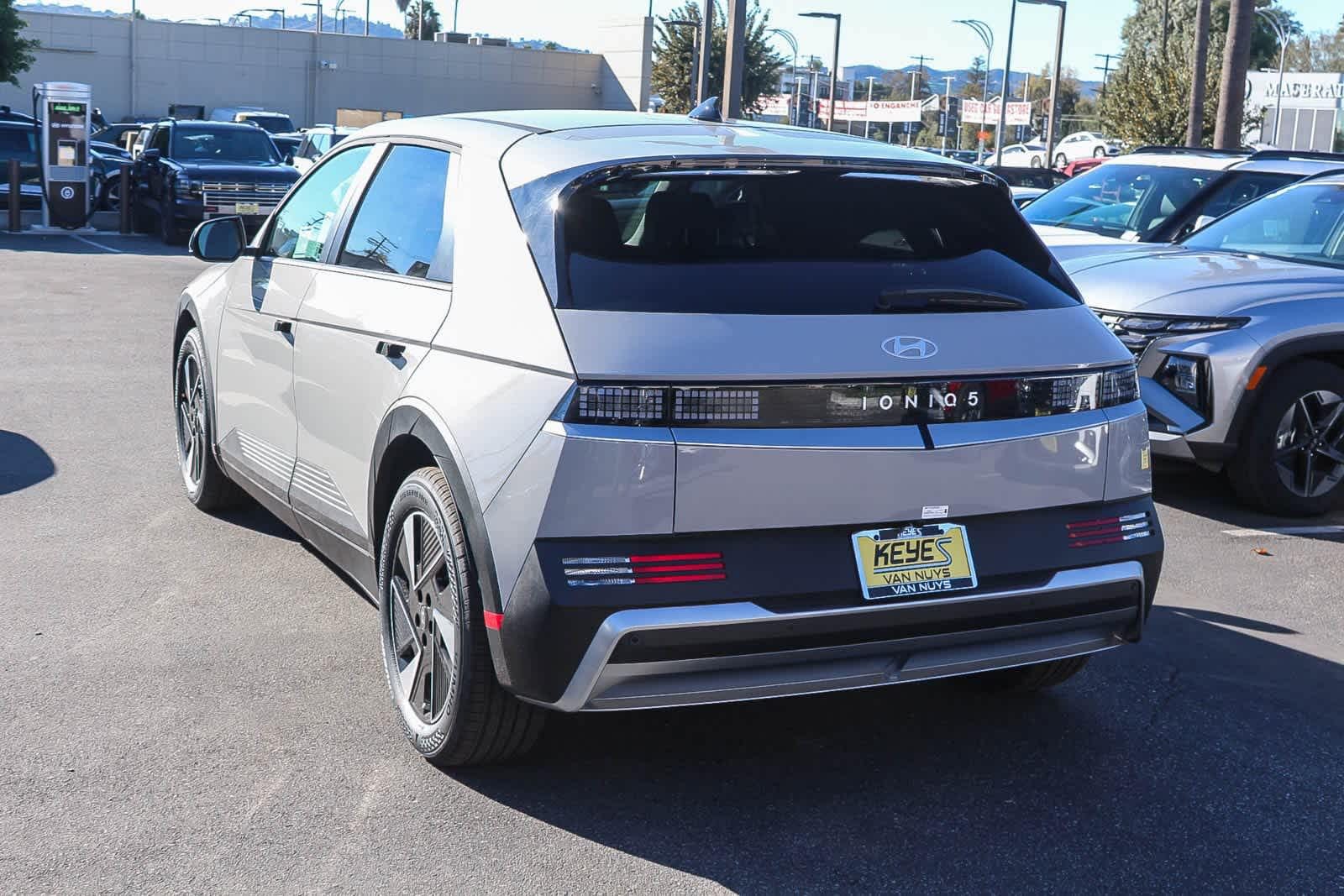 Thumbnail: 2026 Hyundai Ioniq 5 - 7