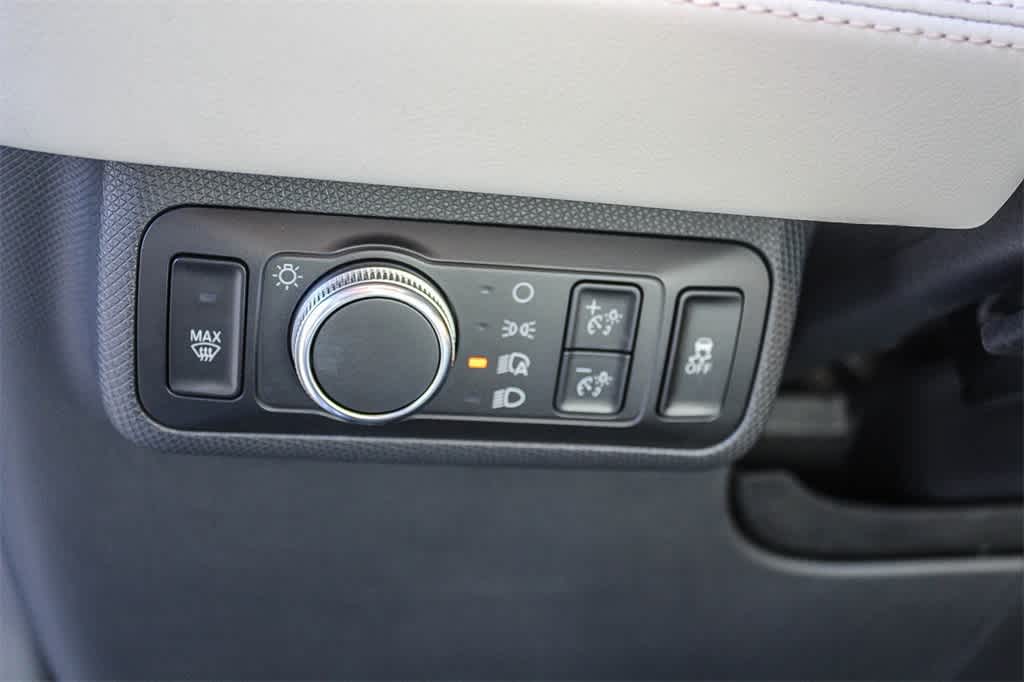 Thumbnail: 2022 Ford Mustang Mach-E - 29