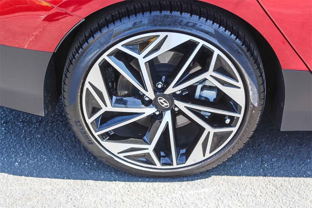 Thumbnail: 2023 Hyundai Ioniq 6 - 9