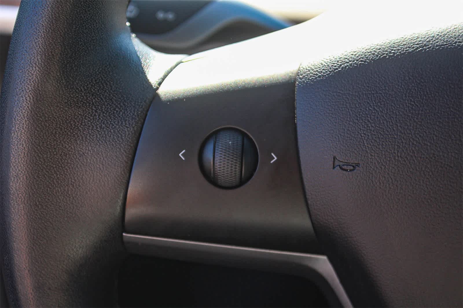 Thumbnail: 2020 Tesla Model 3 - 29