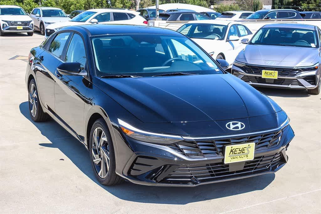 Thumbnail: 2025 Hyundai Elantra - 3