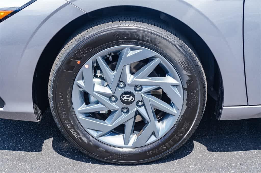 Thumbnail: 2025 Hyundai Elantra - 9