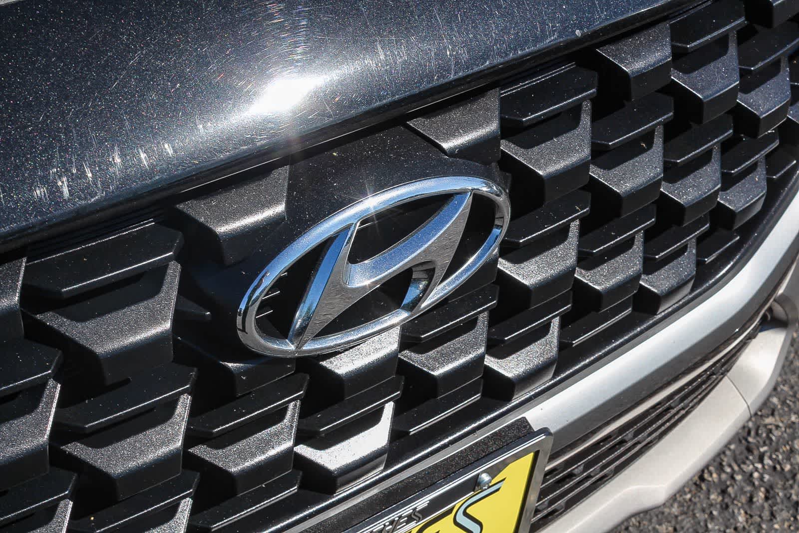 Thumbnail: 2023 Hyundai Santa Fe - 17