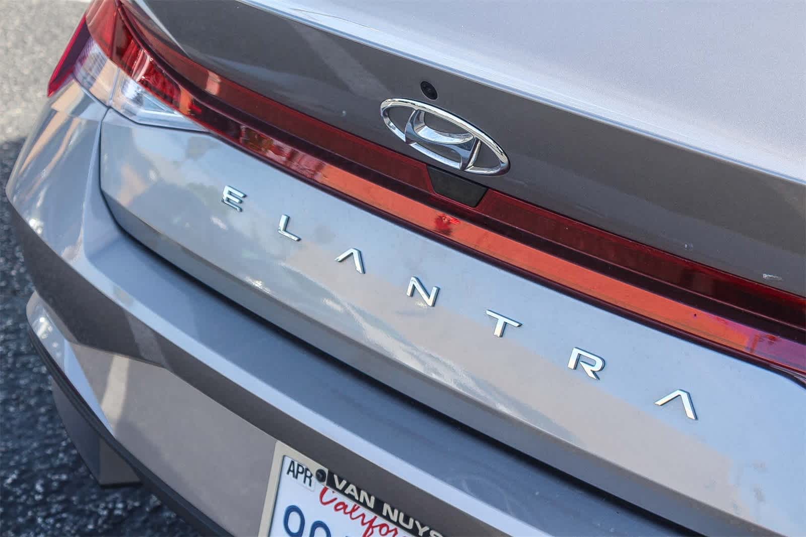 Thumbnail: 2023 Hyundai Elantra - 9