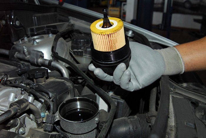 Replacing oil filter to improve Hyundai fuel efficiency