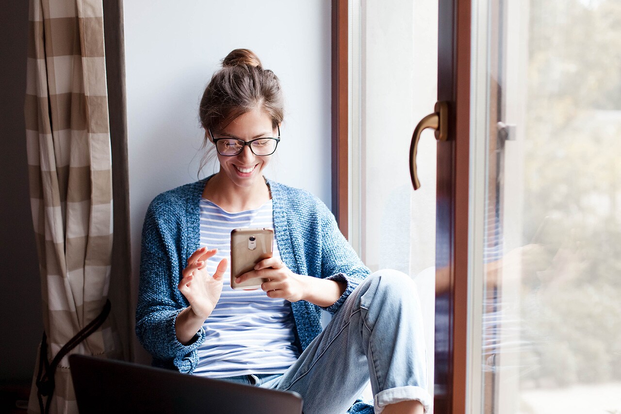 Woman%20Researching%20on%20Smartphone.jpg