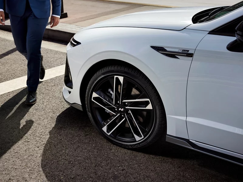2024-hyundai-sonata-wheel.png