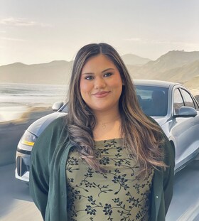 Staff member Brenda Roque from ID_17786bead385