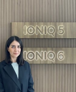 Staff member Nona from ID_9972d070fdf4