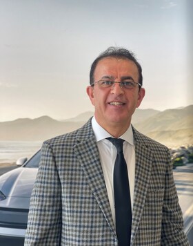 Staff member Fred Amilee from ID_81034e6cc810