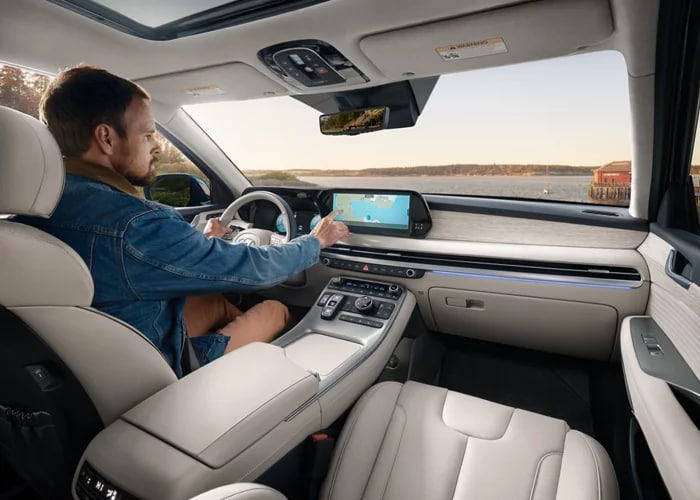 2024-hyundai-palisade-driving.png