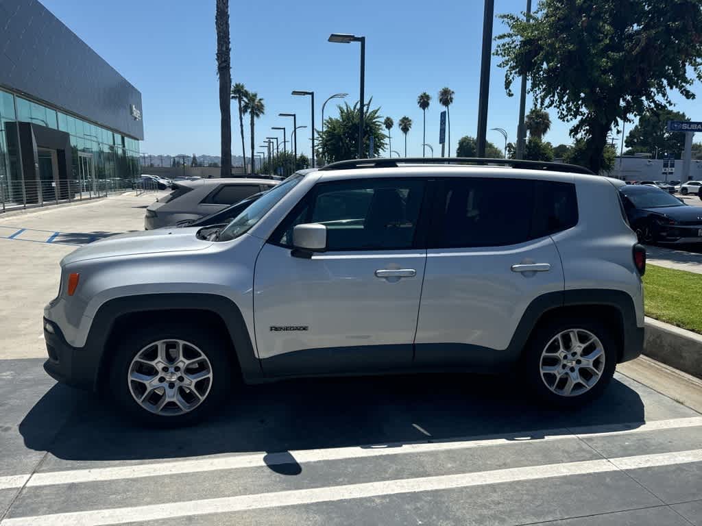 Thumbnail: 2017 Jeep Renegade - 9