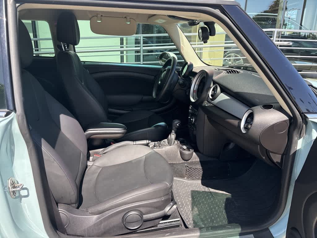 Thumbnail: 2013 MINI Cooper Hardtop - 4