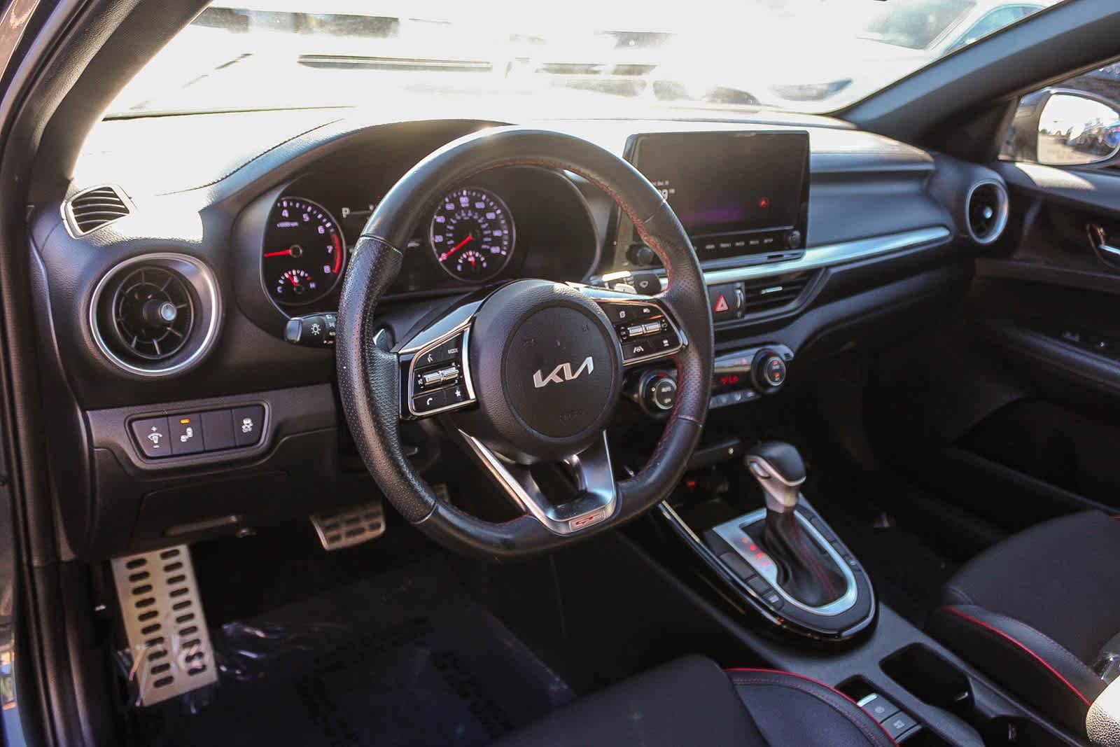 Thumbnail: 2023 Kia Forte - 24