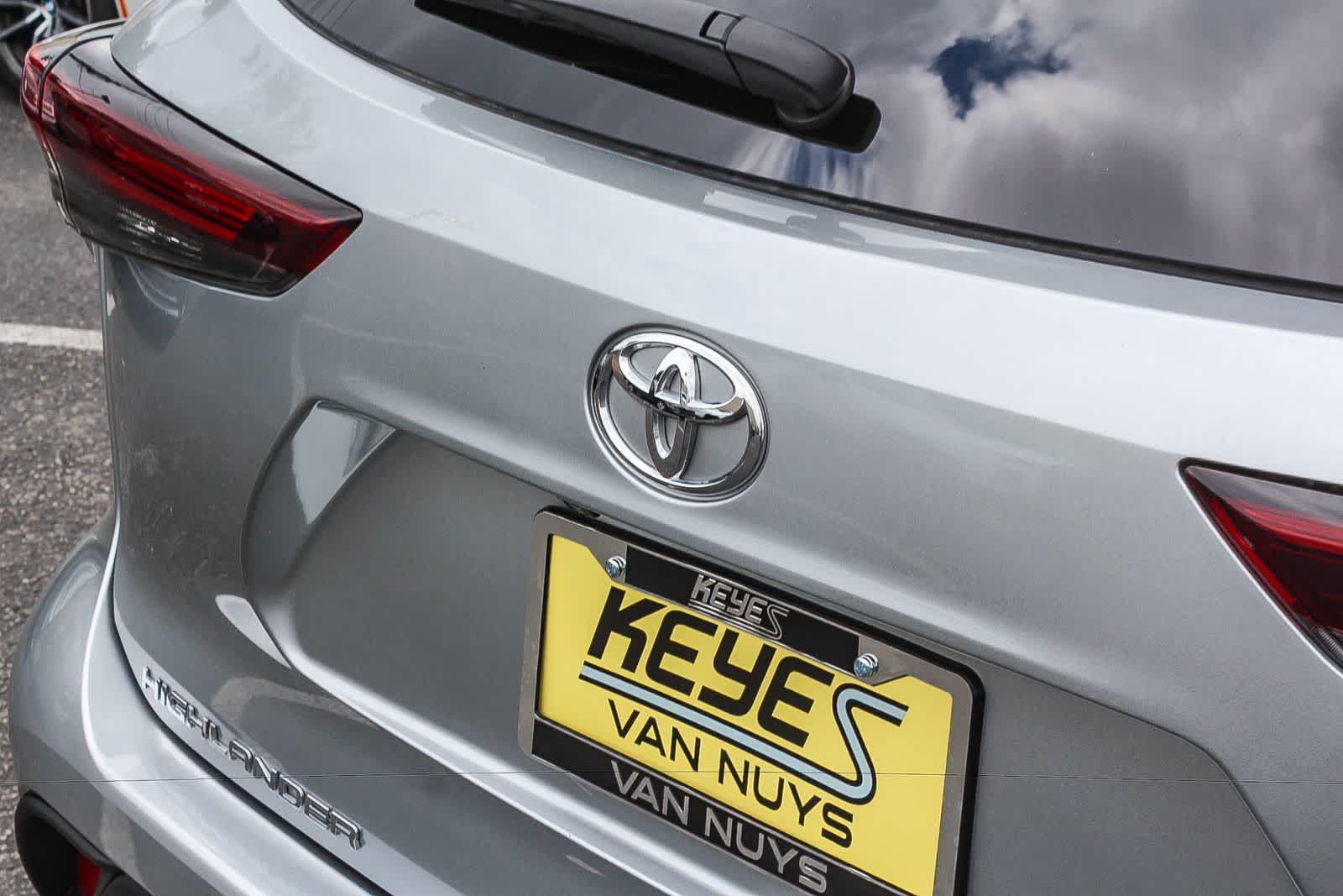 Thumbnail: 2025 Toyota Highlander - 8