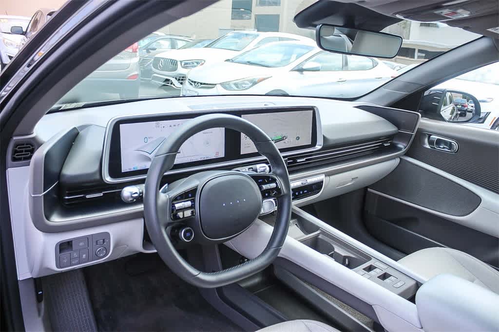 Thumbnail: 2023 Hyundai Ioniq 6 - 17