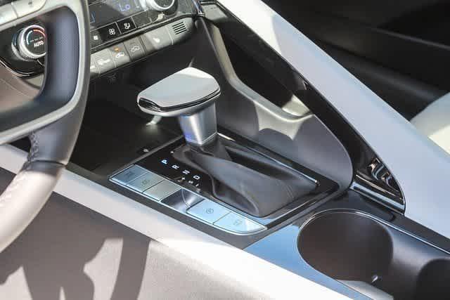 Thumbnail: 2025 Hyundai Elantra - 19