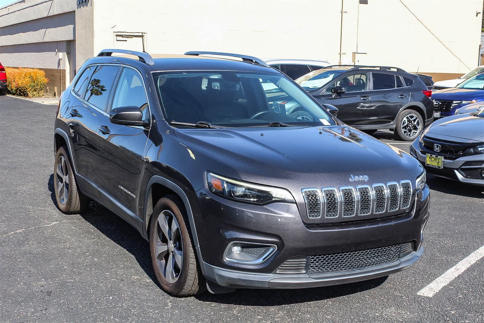 Thumbnail: 2019 Jeep Cherokee - 3