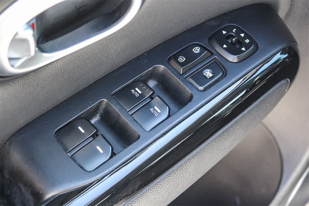 Thumbnail: 2015 Kia Soul - 20