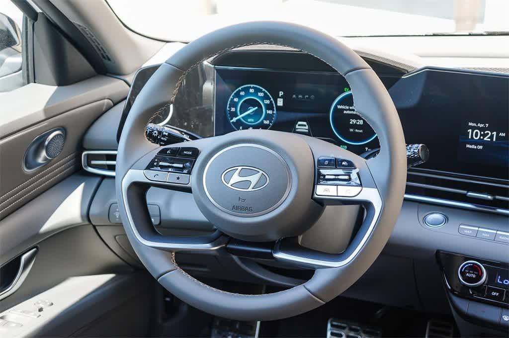 Thumbnail: 2025 Hyundai Elantra - 16