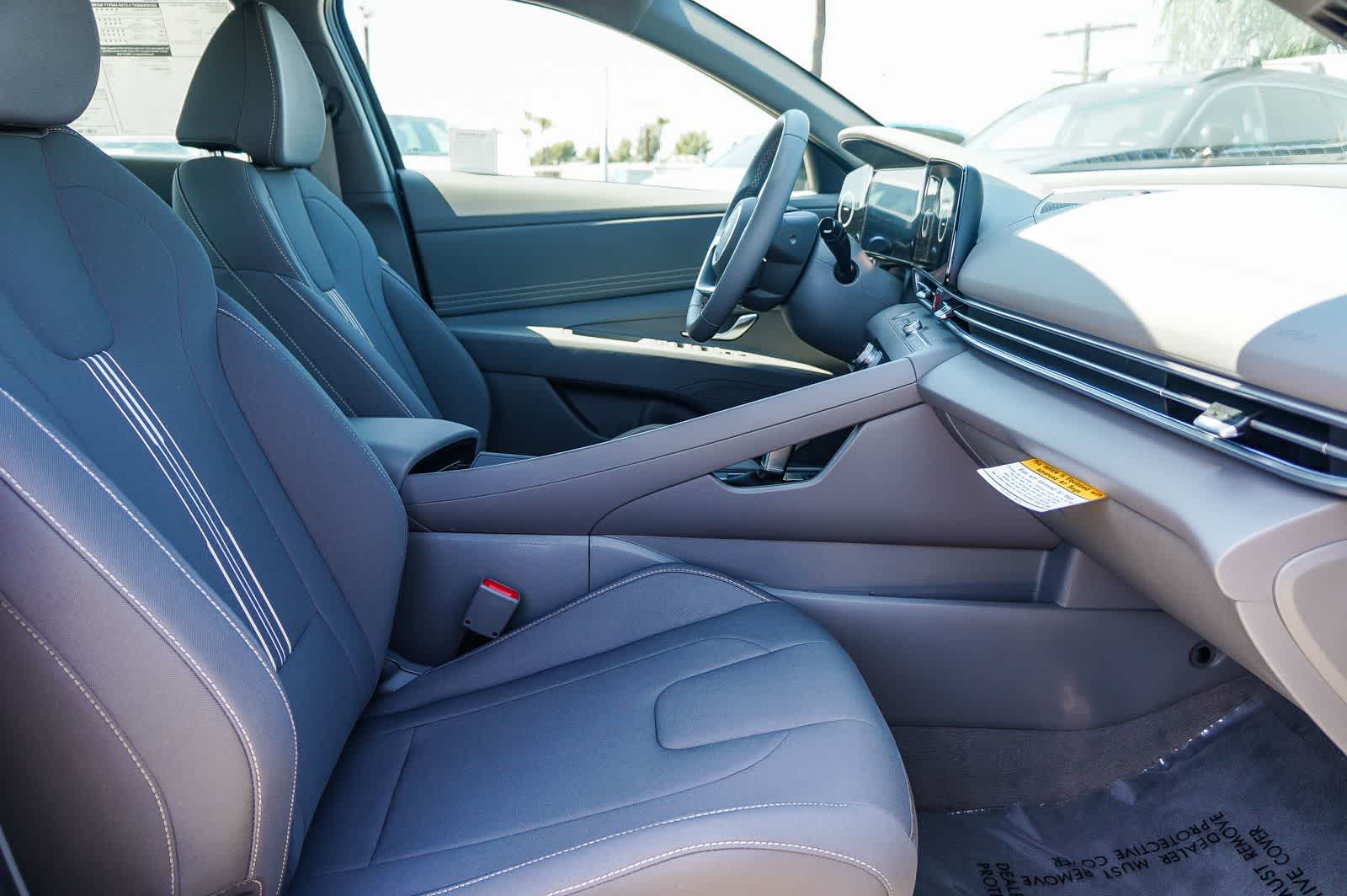 Thumbnail: 2025 Hyundai Elantra - 15