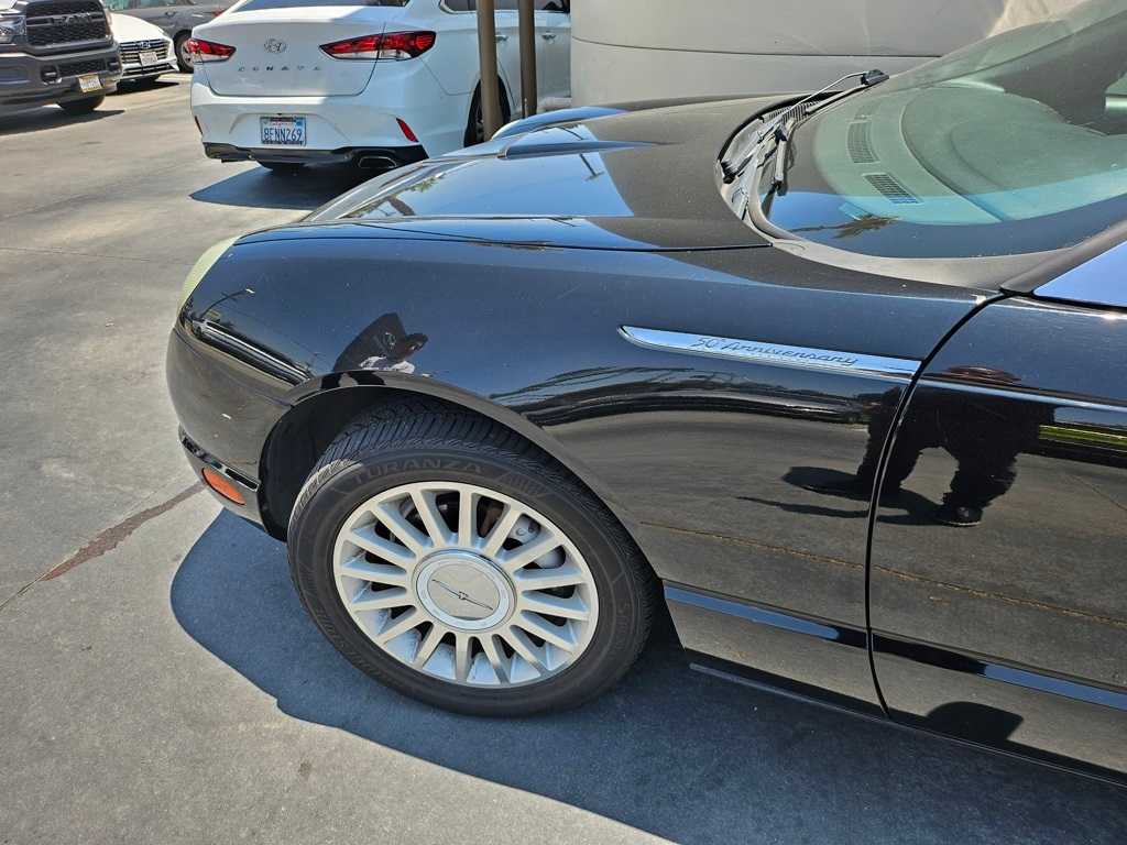 Thumbnail: 2005 Ford Thunderbird - 22