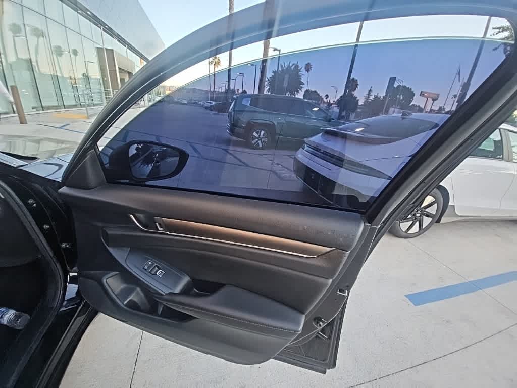 Thumbnail: 2019 Honda Accord - 17