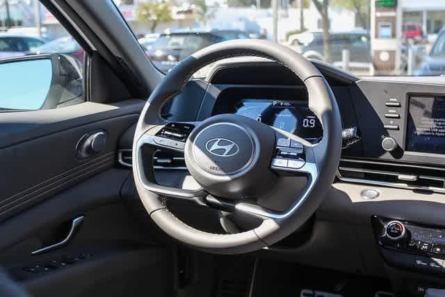 Thumbnail: 2025 Hyundai Elantra - 17