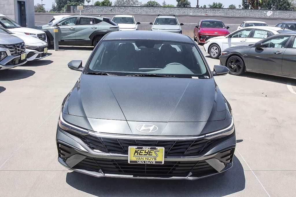 New 2026 Hyundai Elantra SE Sedan