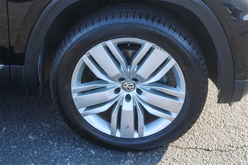 Thumbnail: 2018 Volkswagen Atlas - 12