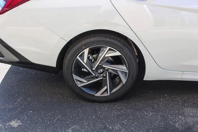 Thumbnail: 2025 Hyundai Elantra - 8