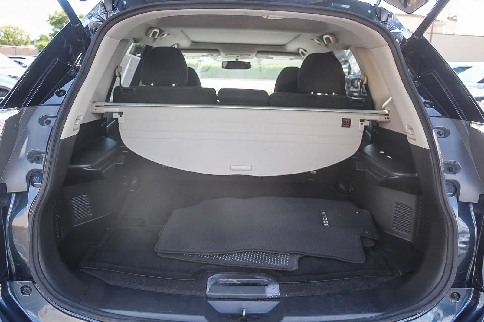 Thumbnail: 2016 Nissan Rogue - 37