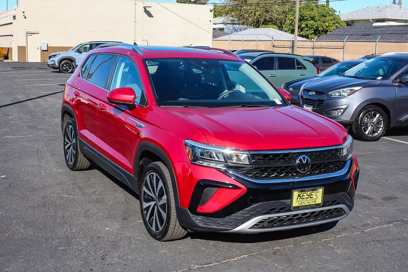 Thumbnail: 2023 Volkswagen Taos - 3