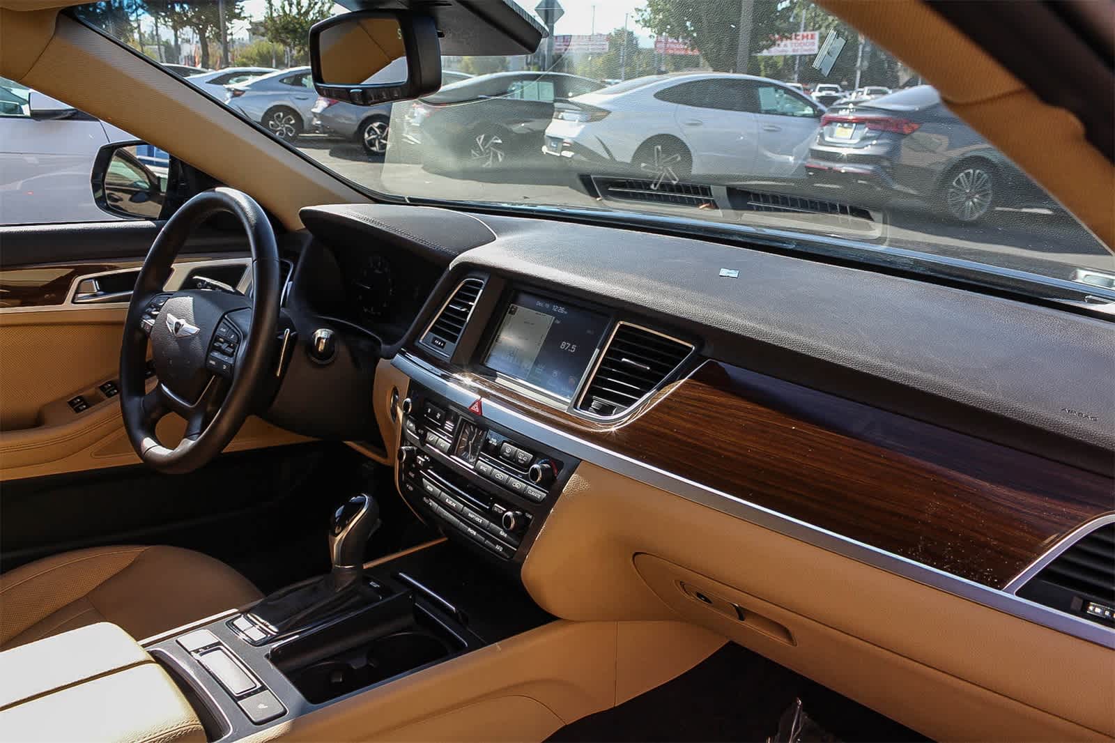 Thumbnail: 2015 Hyundai Genesis - 23