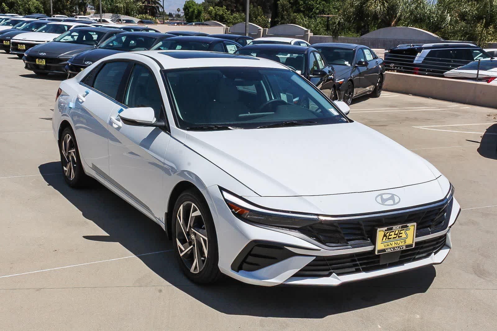 Thumbnail: 2026 Hyundai Elantra - 3